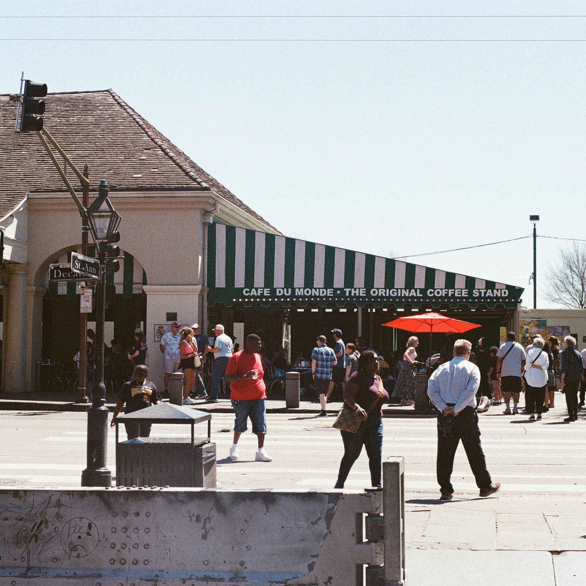 Cafe Du Monde storefront